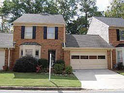 townhome 2 car garage