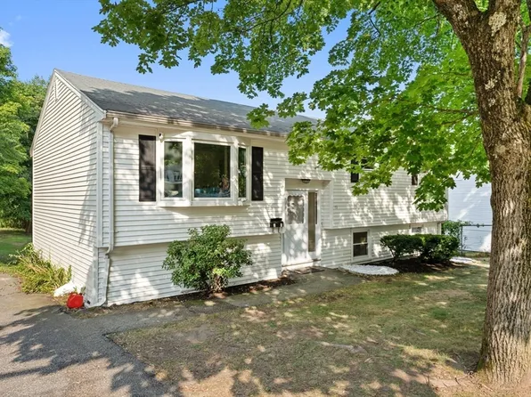 72 John St, Reading, MA 01867