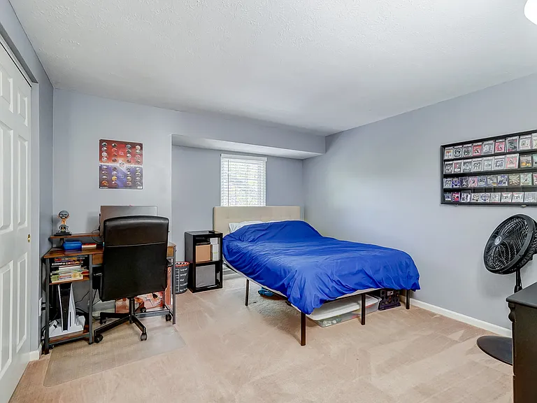 8064 Hetz Dr — Photo 32