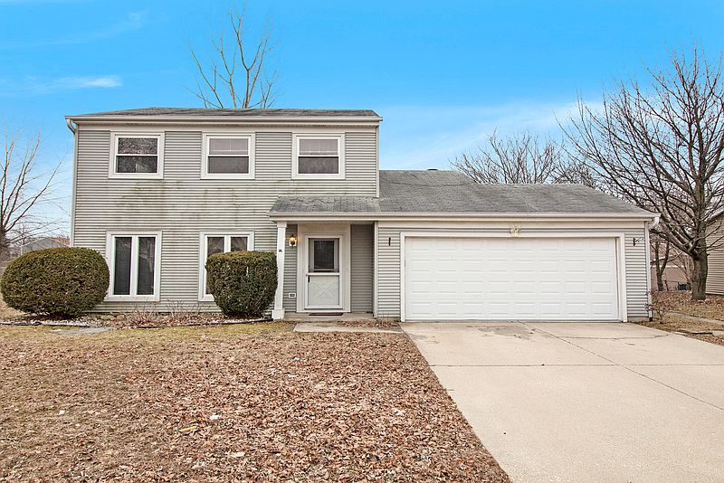 1st image of 221 Aspen Dr