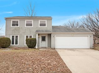 221 Aspen Dr, Bolingbrook, IL 60440