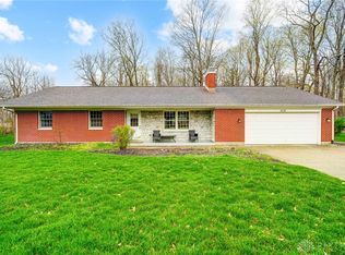 1135 Lomeda Ln, Dayton, OH 45434