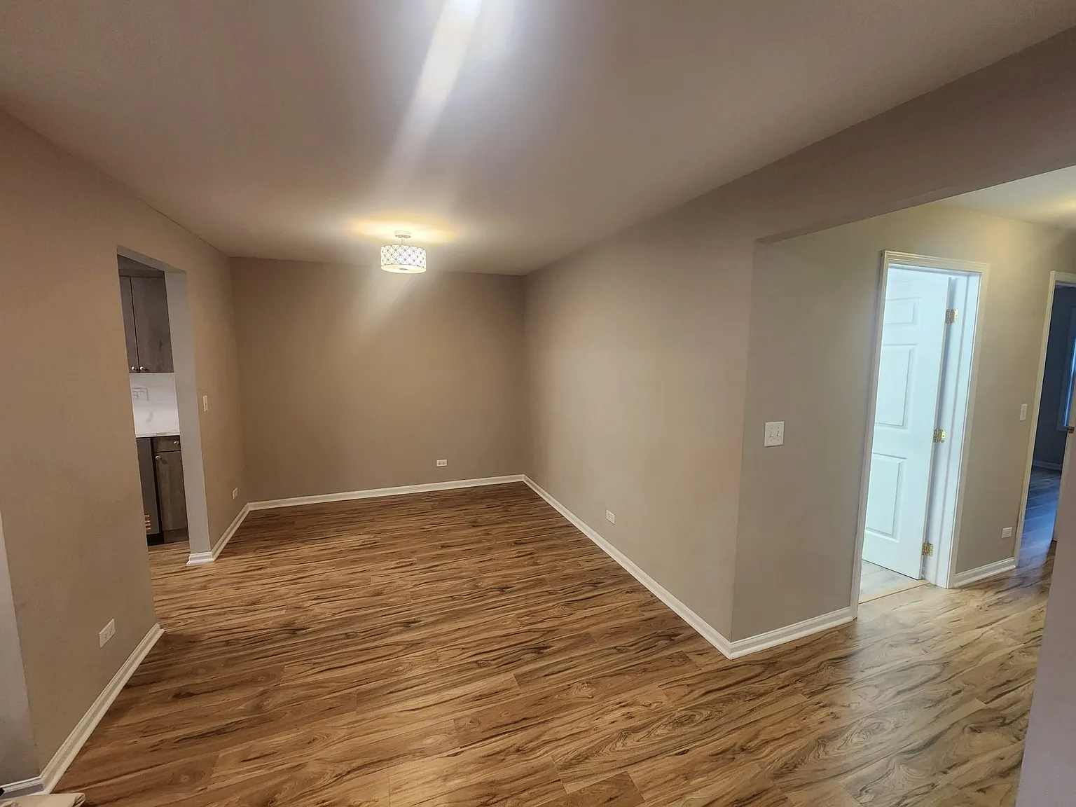 2 bed, 1105 sqft, $2,250 — Photo 4