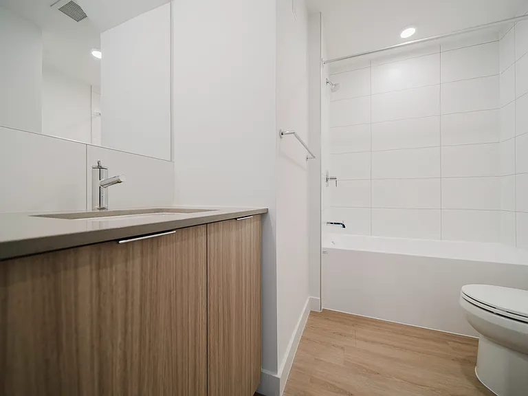 5828 Granville St — Photo 41