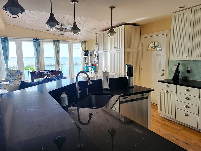 8034 Riverview Rd — Photo 13