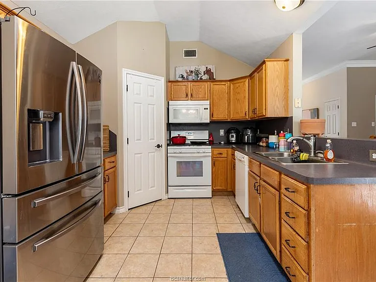 1711 Beaver Pond Ct — Photo 13