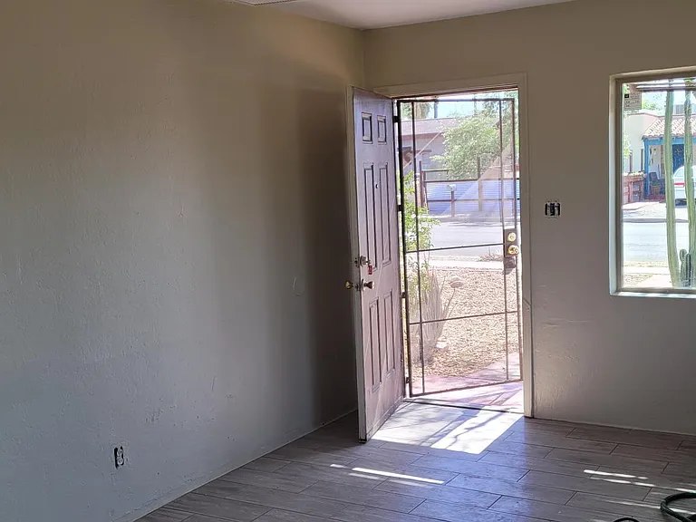 1032 N Catalina Ave — Photo 4