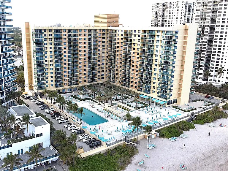 2501 S Ocean Dr #Penthouse 23 — Photo 4