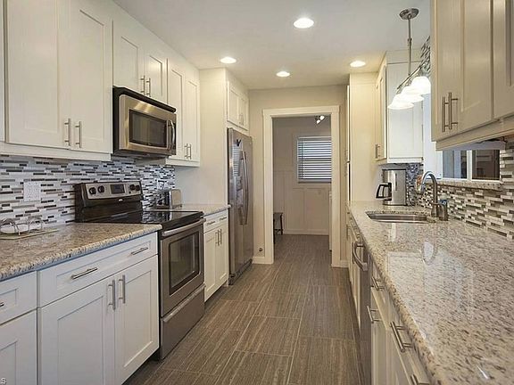 5th image of 1509 SW 50th St