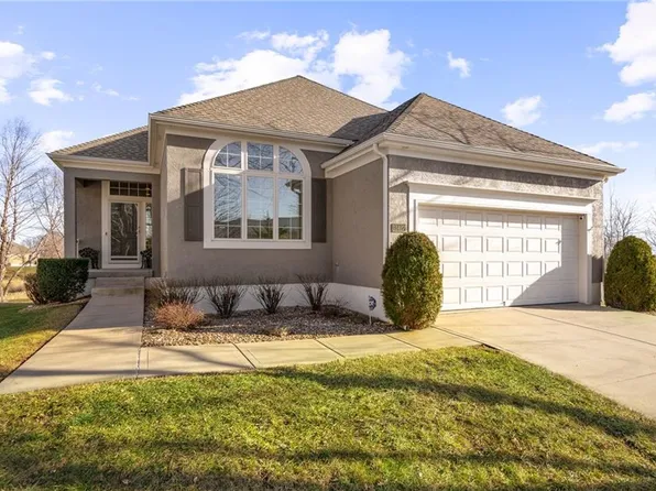 13427 Summit Ct, Kansas City, MO 64145