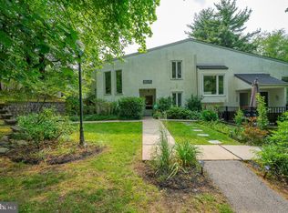 302 Belpaire Ct, Newtown Square, PA 19073