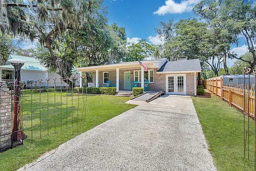 2215 National St Photo 1