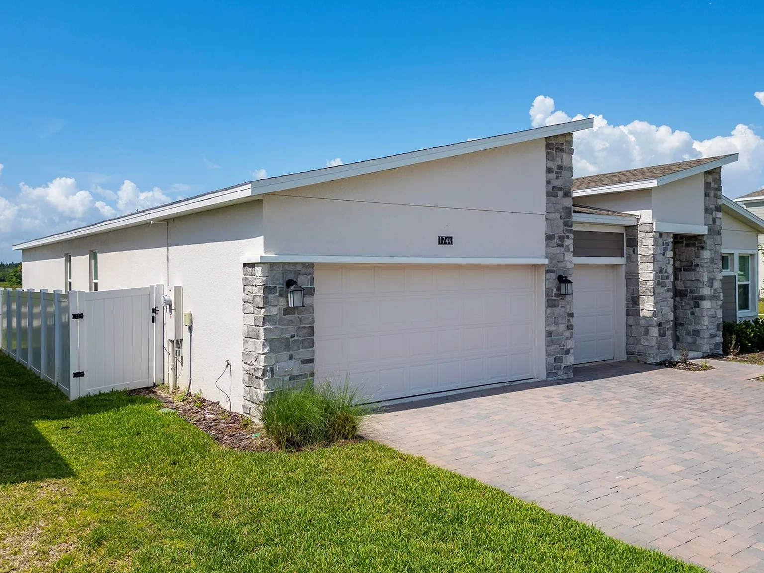 4 bed, 2532 sqft, $3,495 — Photo 4
