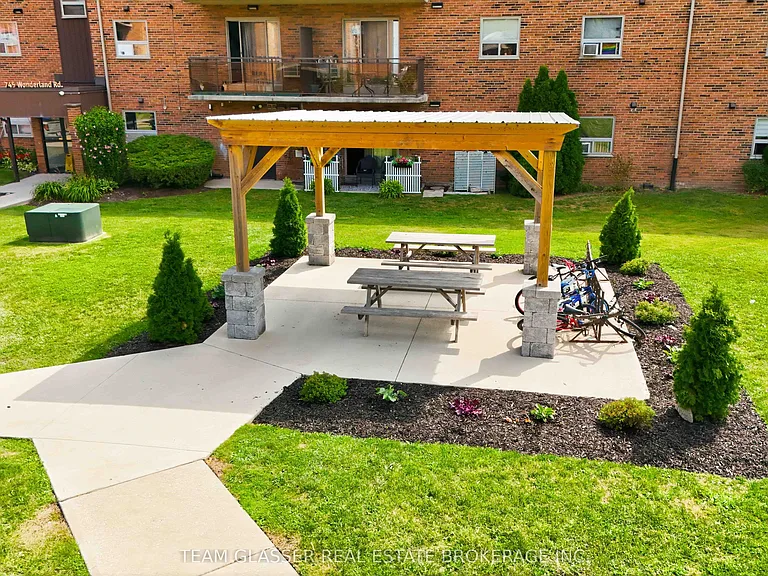 735 Wonderland Rd S #302 — Photo 35