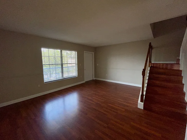 6083 S Village Cir — Photo 5
