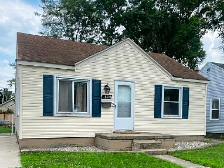 1800 Browning St — Photo 1