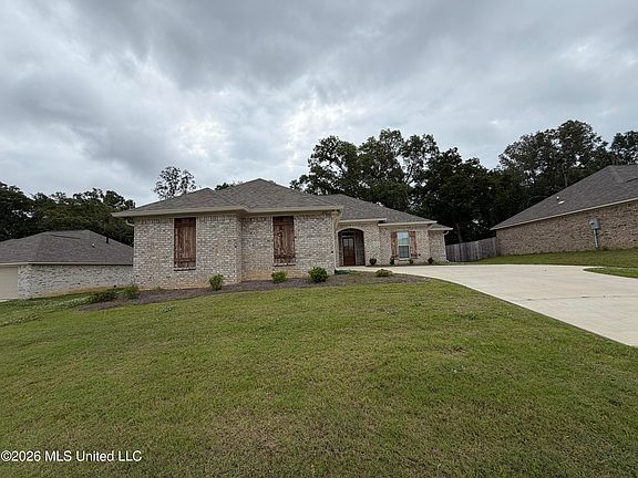 2nd image of 249 Hemingway Cir