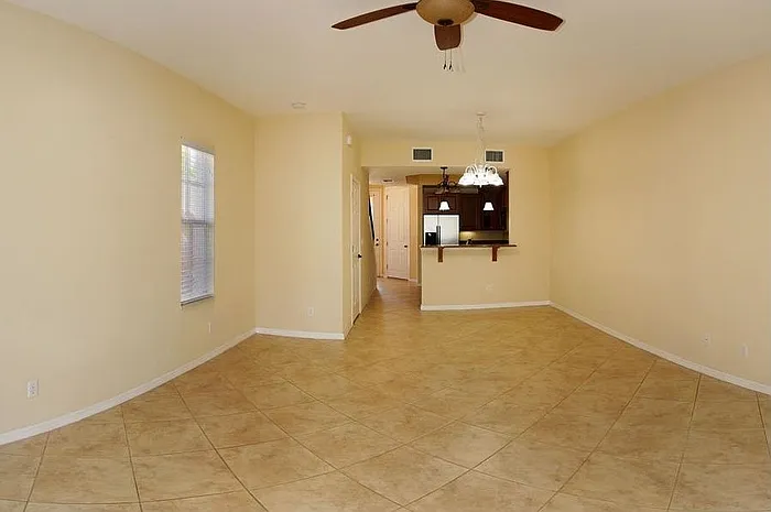 1319 SE 40th Ter #104 — Photo 9