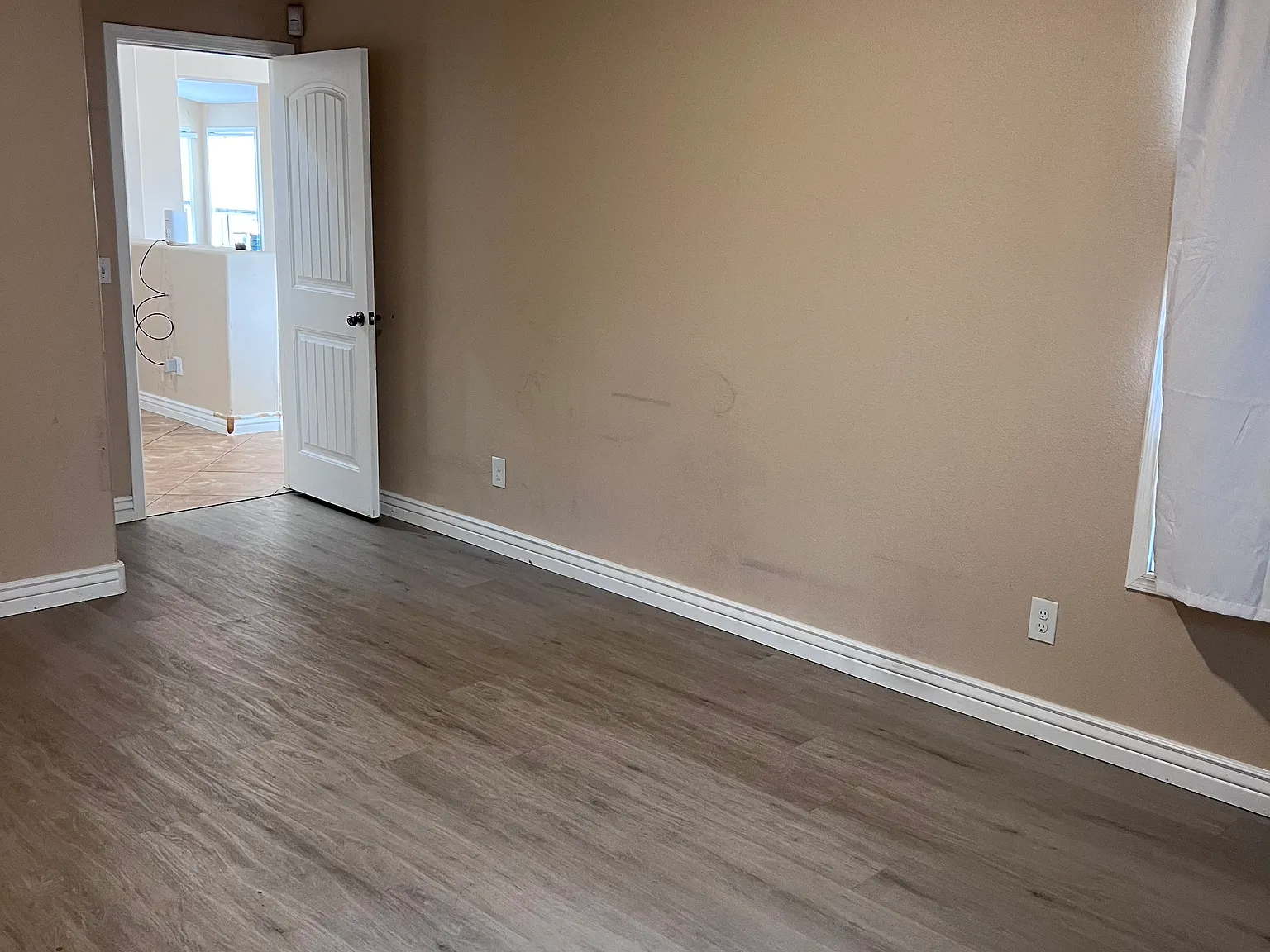 4 bed, 1689 sqft, $2,500 — Photo 2