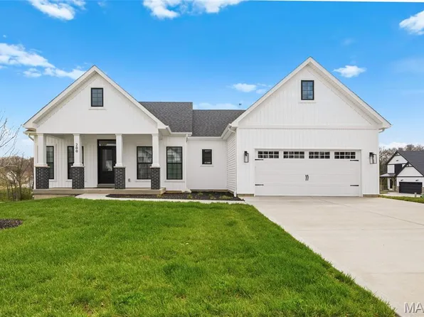 200 Copper Stone Ct, Wentzville, MO 63385
