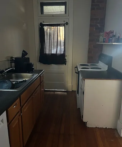 2332 Stratford Ave — Photo 2