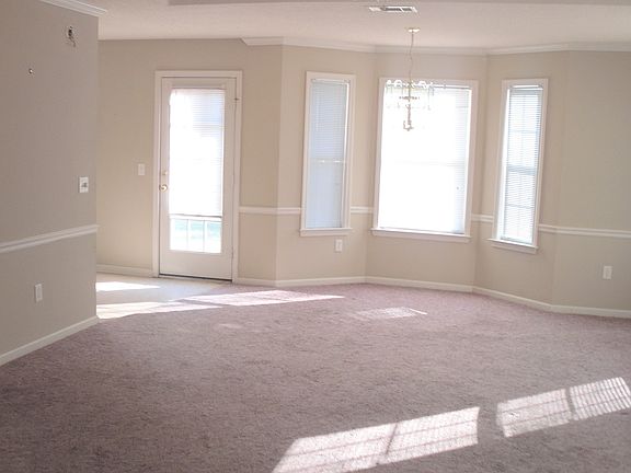 4th image of 900 Country Club Rd #5