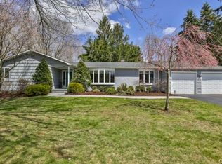 104 Gray Rock Rd, Trumbull, CT 06611