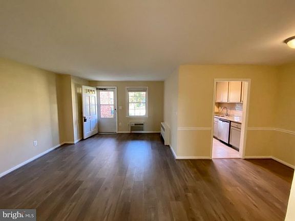 3rd image of 127 Talbott St