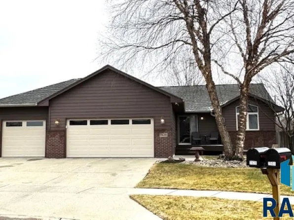 7620 S Erica Dr, Sioux Falls, SD 57108