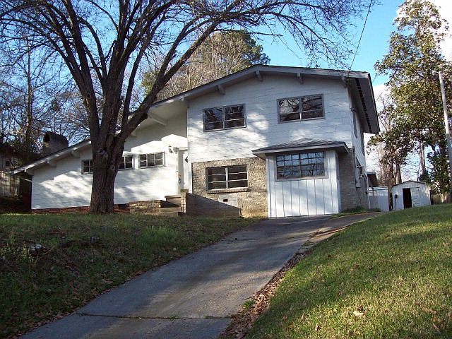 1st image of 416 Groome Dr