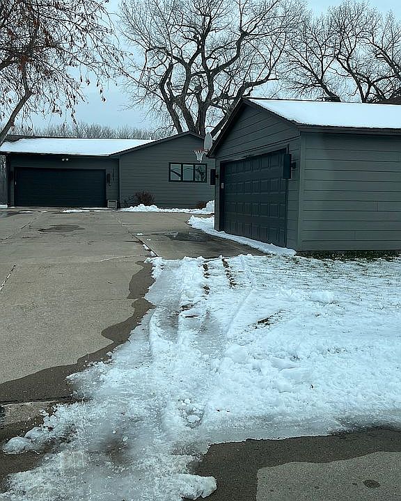 181 Suncoast Dr, Mccook Lake, SD 57049 Zillow
