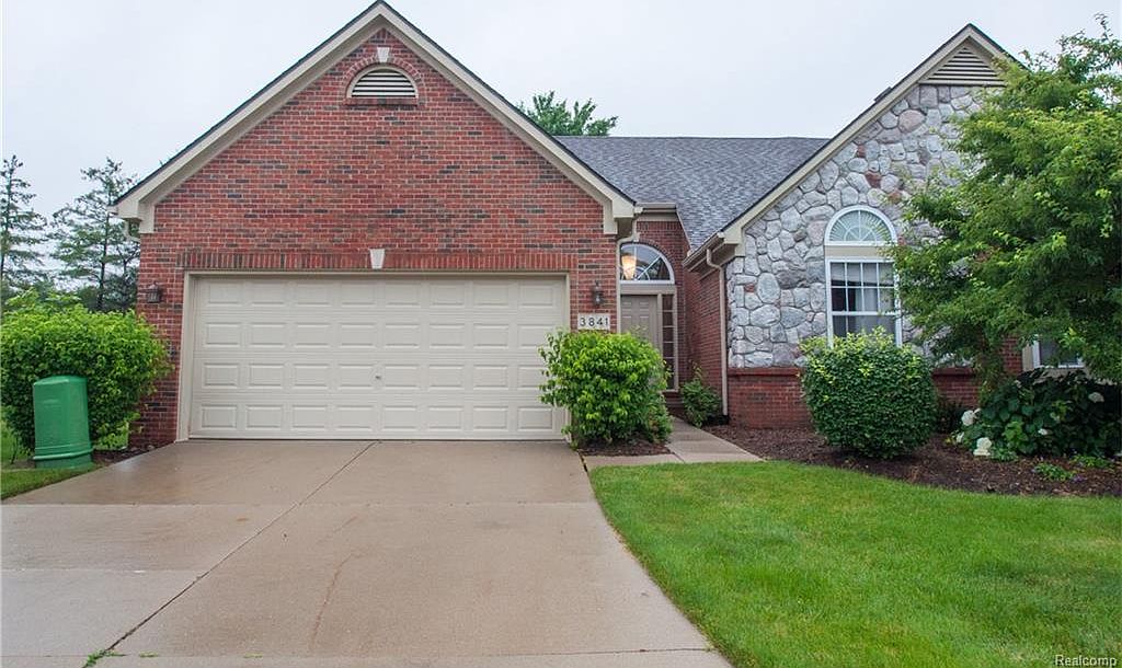 3841 Arbor Dr 1, Auburn Hills, MI 48326 Zillow
