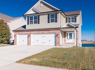 1338 Orchard Lakes Cir, Belleville, IL 62220