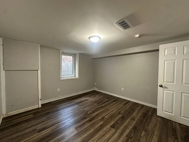 778 Weller St — Photo 20