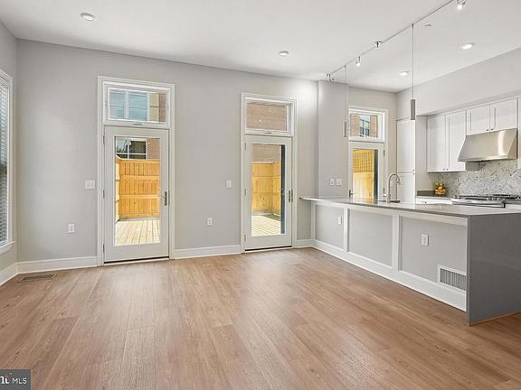 5th image of 3337 Idaho Ave NW #3337