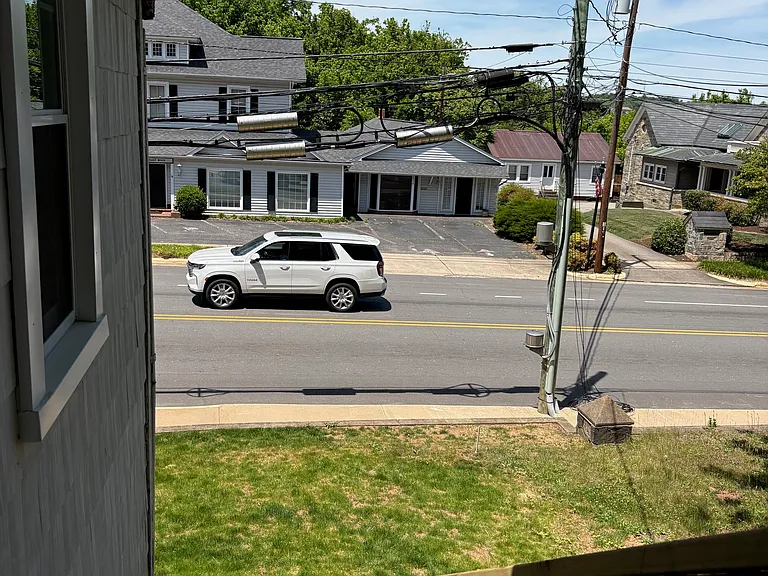 209 E Main St #B — Photo 13
