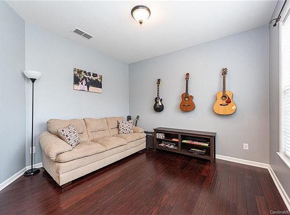 5th image of 2432 Logan Field Dr
