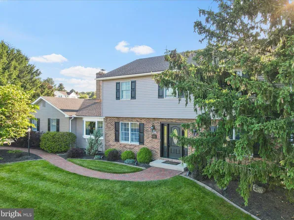 5727 Blue Grass Trl, Coopersburg, PA 18036