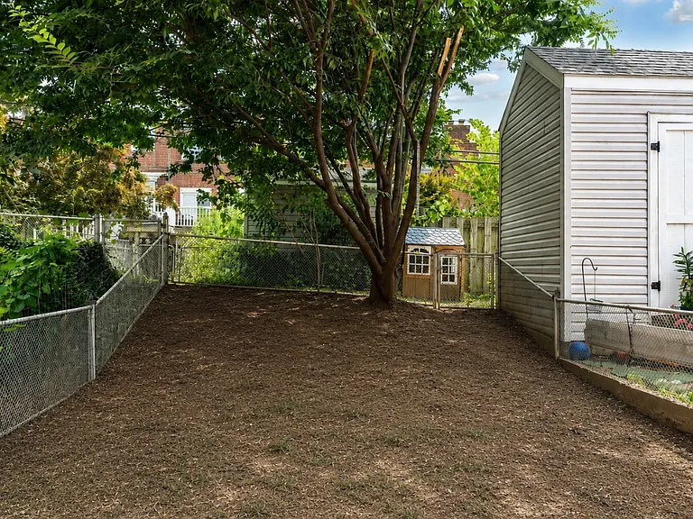 226 Rock St — Photo 19