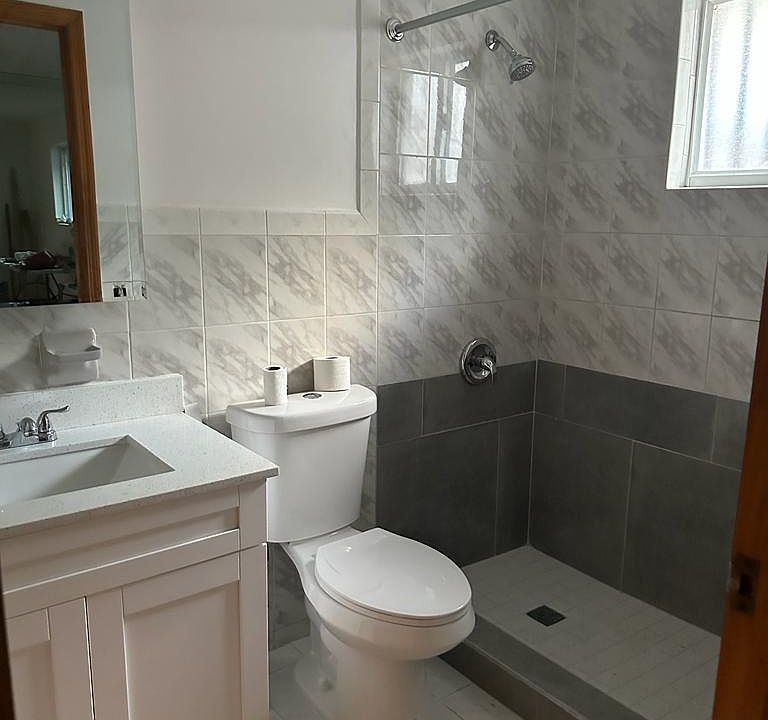 2nd image of 2861 NW 28th St Floor 2861