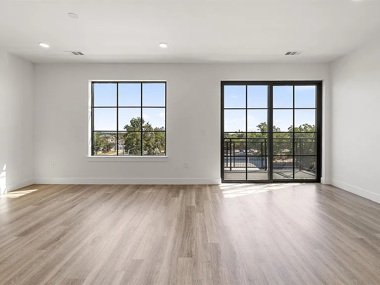 4315 S Congress Ave #428 — Photo 8