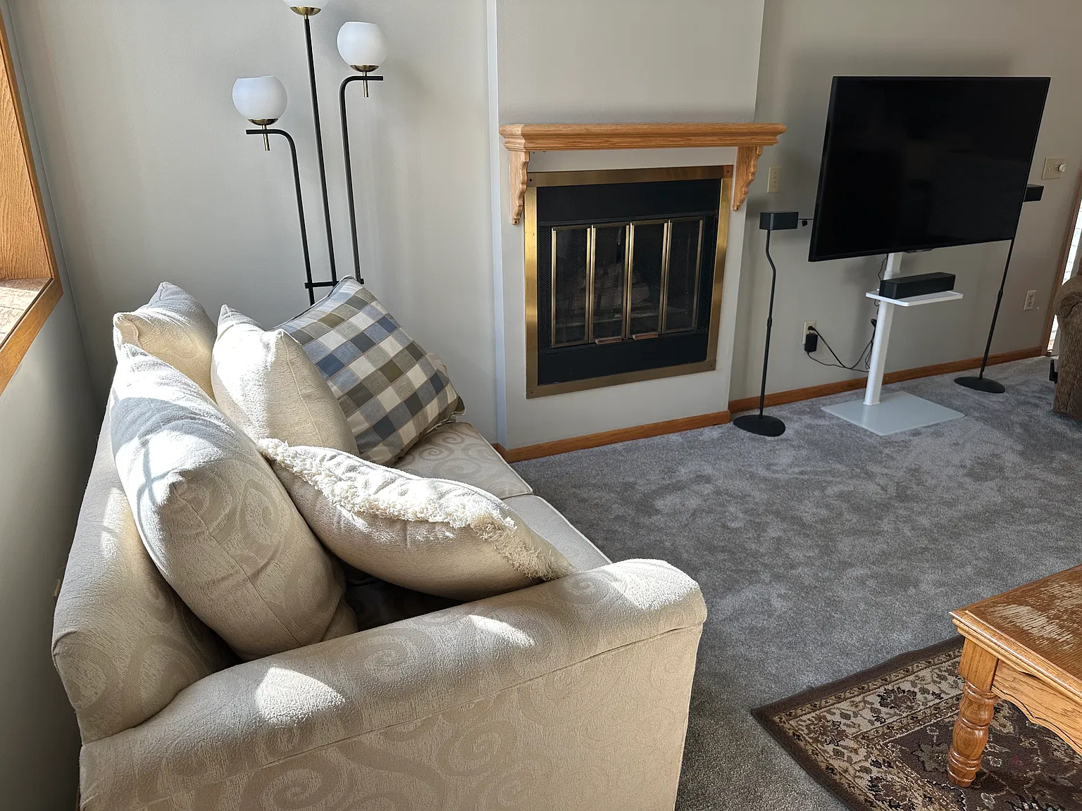 2 bed, 1300 sqft, $1,900 — Photo 3