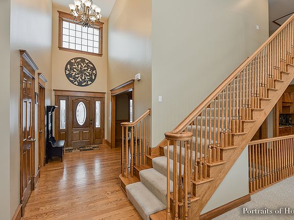 4th image of 8840 Wilcox Ct