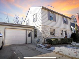 709 E Washington St, Oconomowoc, WI 53066