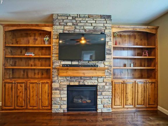 5th image of 2614 NE Hawthorne Cir