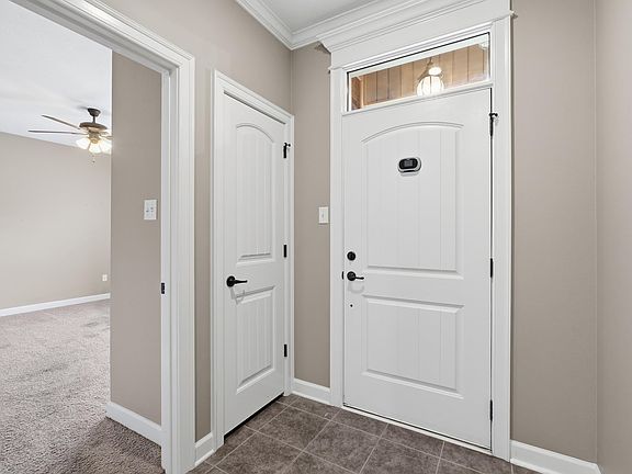 4th image of 26 Oak Tree Cir