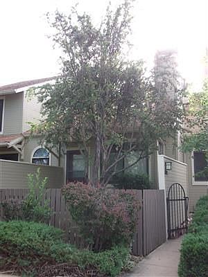4th image of 300 S Taft Ct
