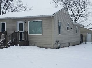 1221 Knoll Ave, Waterloo, IA 50701