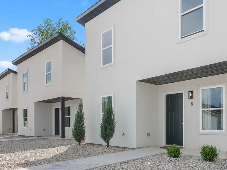5825 Lions Rd #2 — Photo 3
