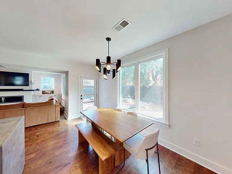 1220 Lomax Ave — Photo 25